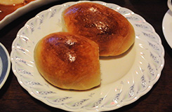 手ごねロールパン